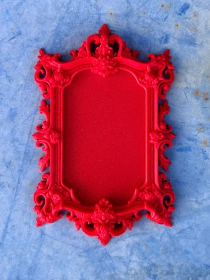 Baroque Gothic Photo Frame - ▫ Size: 10.5x16 cm / 4.1x6.3 inches ▫The frame is suitable for a photo of: 6.5x10.5 cm / 2.6x4.1 inches ▫ Material: 3D-printed PLA plastic ▫ Lightweight ▫ Shipped with double-sided tape