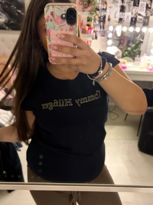 Pretty Tommy hilfiger top - Navy blue colored top🌀🐟🧞‍♂️