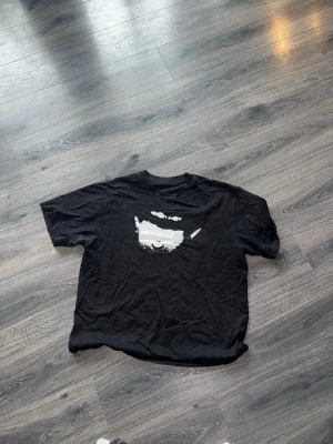 Svart teen x tröja - Ken Carson Teen x tröja säljes i bra skick (oversized)