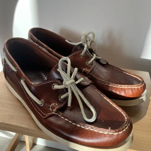 Sebago dockside  - Nyskick, testat en gång, för liten storlek.