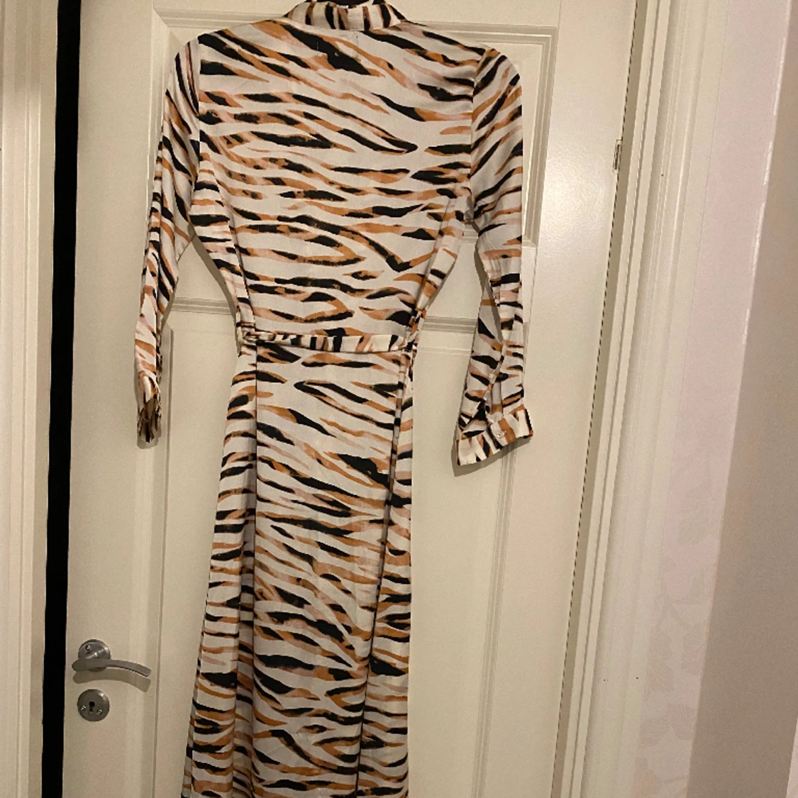 Pieces satinklänning - 91