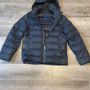 Puffer jacka från gant  Ny pris 3999kr 