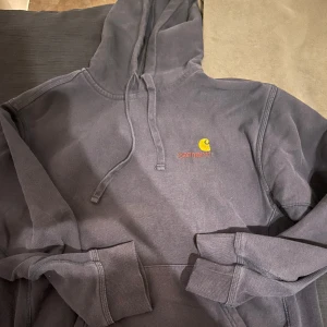 Carharrt hoodie - Nästan helt ny  Storlek S