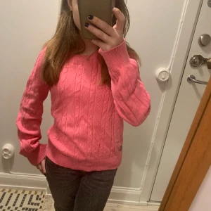 Superfin tröja från race marine 💗 - Rosa ribbad tröja från race marine. Storlek 40 står det på lappen men passar som xs. Fint skick och perfekt till pinkparty!🙌🏻