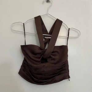 Festtopp Gina Tricot - Snygg festtopp från Gina Tricot, använda enstaka gånger, inga defekter 