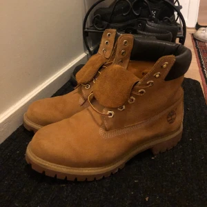Timberland - Stapel, men tyvärr för små för foten 