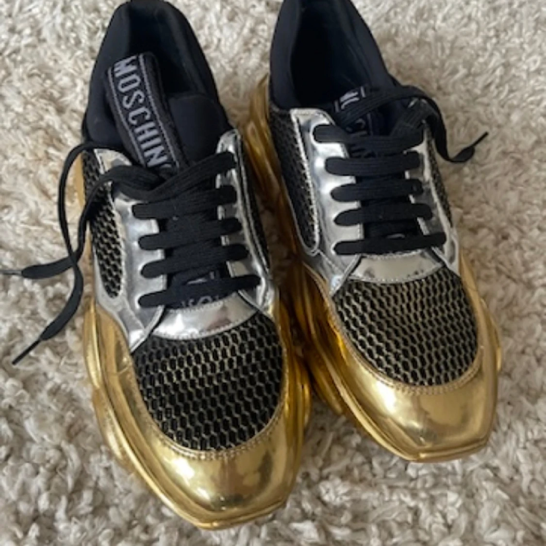  Moschino gold teddy 42