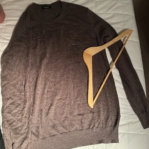 J Lindberg sweatshirt  - J Lindberg kofta  Size L  Bra skick knappt använd