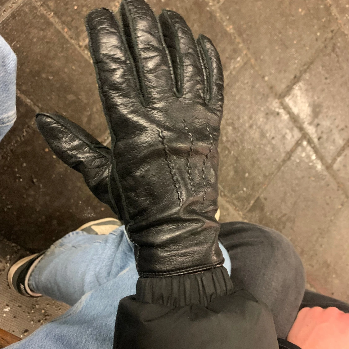 John Henric höger handske