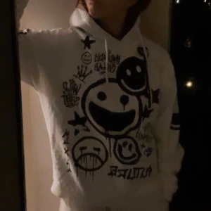 Tröja från hm - Använt en gång!  Hämtas i Falköping.