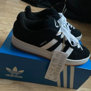 Adidas campus 00s - Säljer pga vill ha en annan färg, pris går att diskuteras! Kan även tänka mig att byta till ett par gråa