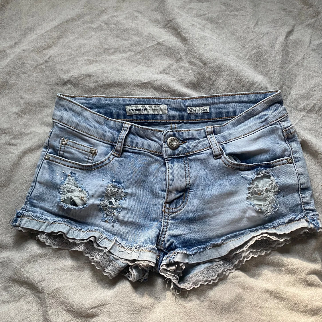 Lågmidjade jeansshorts 