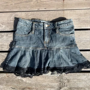 Volangkjol  - Supersnygg jeanskjol!!🩵🩵💗 Storlek s