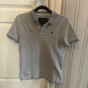 Morris piké grå - Säljer en andvänd Morris piké som fortfarande är i bra skick (8/10) 🙌 Har du frågor så är de bara att höra av sig! 😊