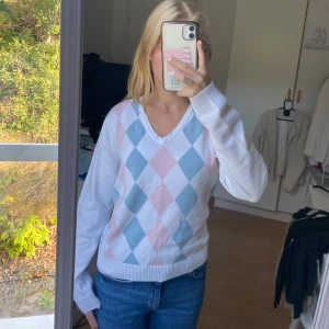 Rutig tröja  - Knappast använd rutig tröja ifrån Isolde i storlek M💕