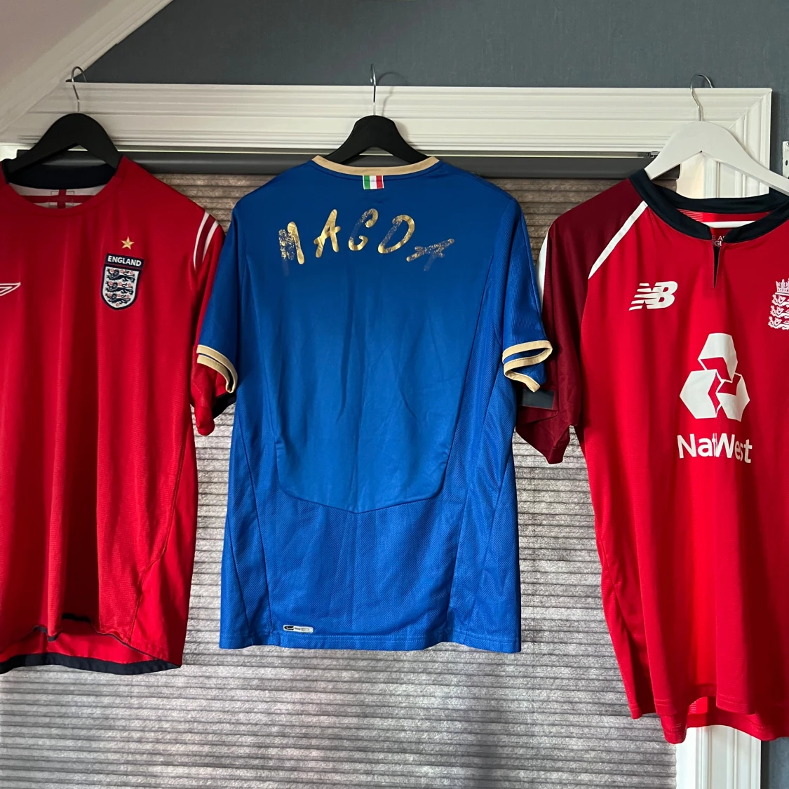 3 fotbollströjor - 90