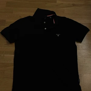 Gant piké  - Jag säljer min helt nya gant piké har aldrig använt den för att den va för stor för mig bara testade den 2 gånger köpt för 799 