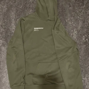 Closure London Tracksuit  - Inget fel på den har gjort den flared. 