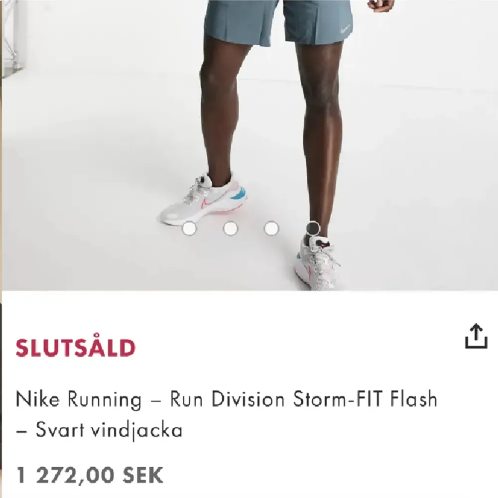 Nike jacka, for att idrotta utomhus eller som en stormbreaker. Aldrig använt. Original pris 1200. Storlek S. Jackor.