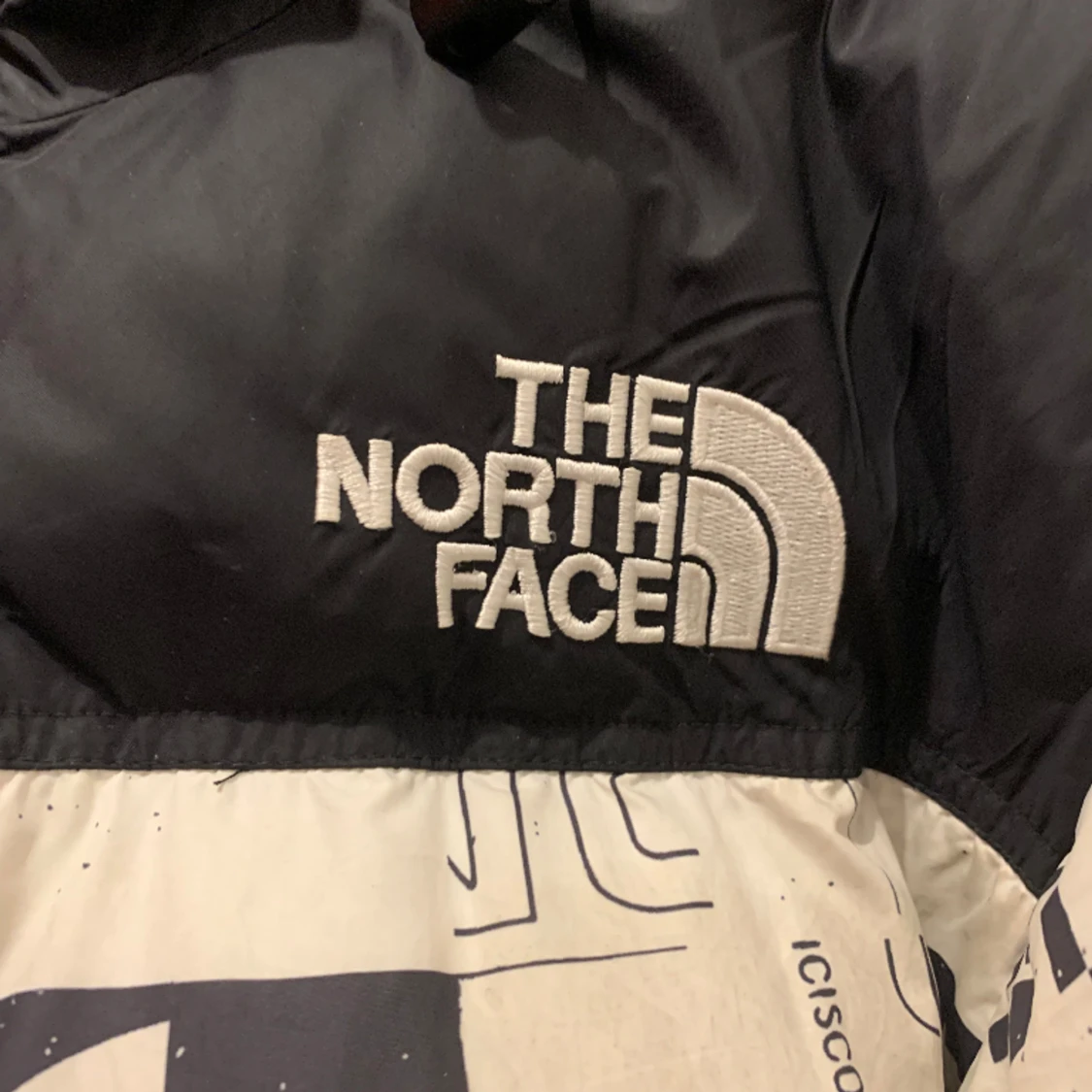 Väldigt snygg och unik north face puffer jacket från 1996! Säljer eftersom jag inte har behov av den. - 91