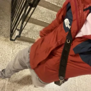 vind jacka  - säljer den då jag köpt en ny. riktig skön passform och unik, inga defekter eller liknande.