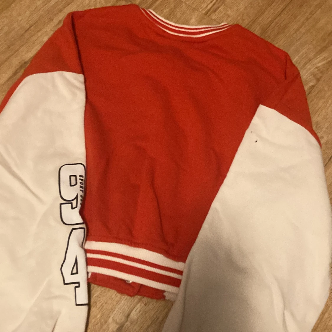 Fin nästan oanvänd tröja  - 90