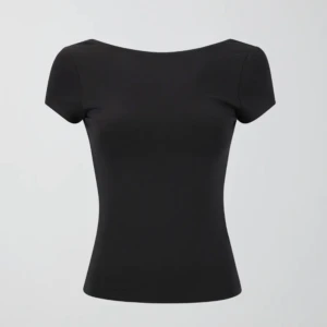 Rygglös topp från Gina i färgen stone💓🌟🌴 - Säljs pågrund av att den inte används  Inga deffekter- använd ca 2 gånger