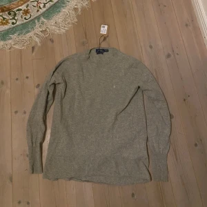 Polo Ralph lauren - Hej säljer denna tjocktröja jag köpte på Sellpy för att den inte passa mig