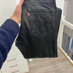 Slim Levis Jeans - Säljer då de inte passar min stil längre