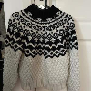 Soft sweater, H&M, worn a couple of times
