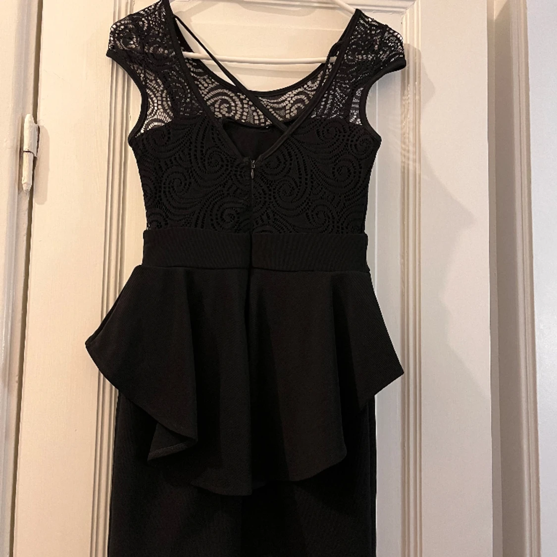 Festklänning med detaljer - 91