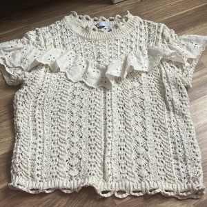 Blus  - Från zara stl S säljer då den är för liten  säljer fler saker så in och kika 