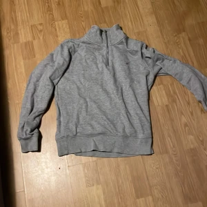 Gant tröja - Strl M sitter som en S  Använd 5 ggr Max 