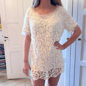 Klänning!  - Så snygg klänning perfekt till sommaren! Man bör vara kortare än ca 167 för att den inte ska vara för kort❤️