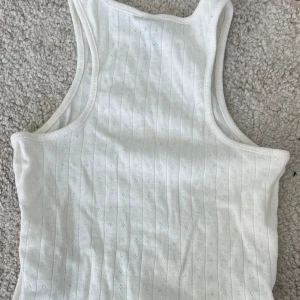 Söt topp - Söt topp, lik brandy melville. perfekt för sommaren💗 Säljer samma i grön!