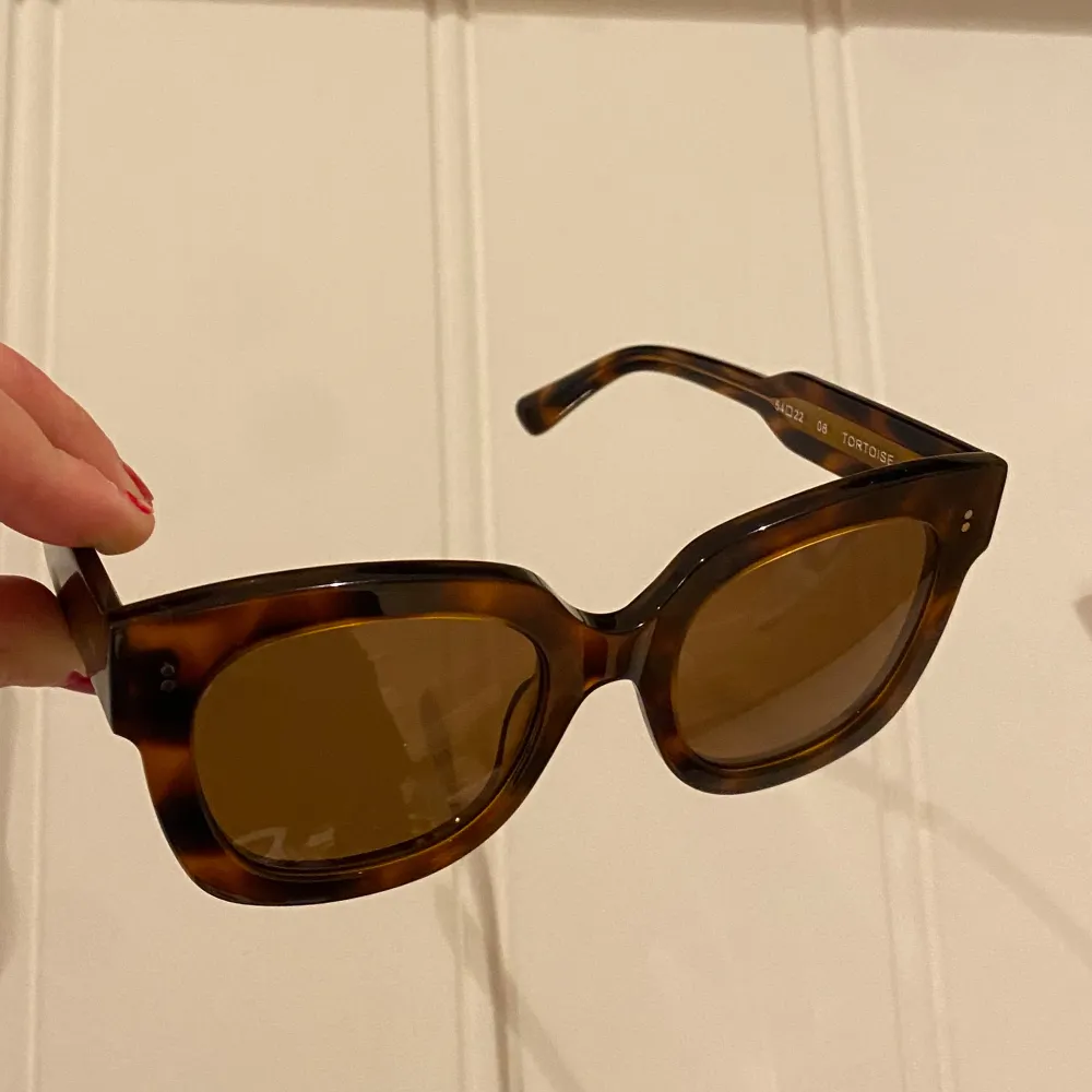 HELT OANVÄNDA Chimi solglasögon i färgen ”Tortoise”💕Köptes i vintras på rea men jag har hittat ett par andra som jag vill ha inför sommaren och därmed säljer jag dessa💕💕. Accessoarer.