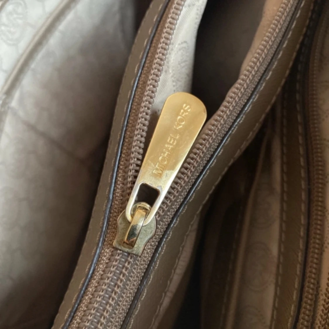 Michael kors väska  - 92