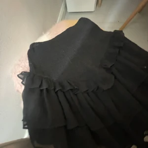 Volang kjol - Cute volang kjol från Gina som inte kommer till användning❤️❤️❤️🩷🩷🩷