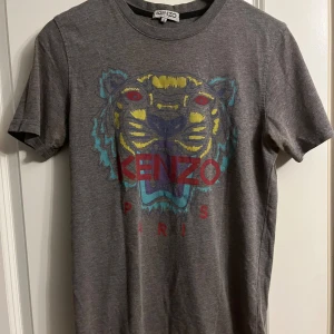 Kenzo tshirt - Storlek S Cond 9/10 Hör av er vid frågor