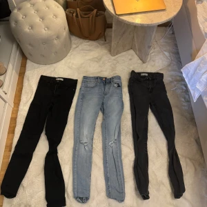 Jeans - Fina jeans! 100kr st