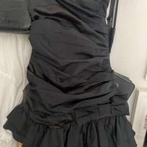 Imperial minidress - Jättefin klänning som tyvärr inte passade. Den är i storlek S men är liten i storleken. Bra kvalite och har inga tecken på användning 