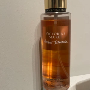 Victoria secret mist - Amber romance. Mycket kvar