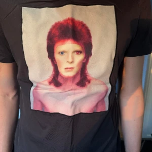 Limitato t-shirt - Sparsamt använt t-shirt  Köparen står för frakten  Skriv om du vill ha fler bilder ☺️