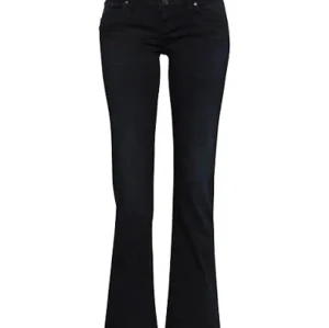 Ltb jeans - Säljer mina ltb jeans som är i färgen nattblå. Den ser ut som svart men har lite blå i sig i vissa ljus. Ny pris: 800kr har haft i några månader men i bra skick! Skriv för fler bilder, säljer pga för små❤️