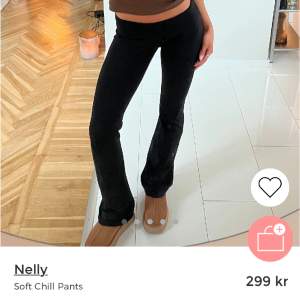 Säljer de populära soft chill pants från Nelly, svarta - storlek M. Använda 2-3 gånger men helt i nyskick