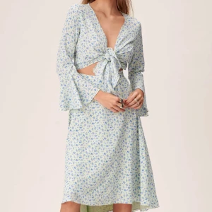 Adoore klänning  - Helt oanvönd klänning storlek 36☺️❤️köpt för 1495kr säljer för 1000☺️