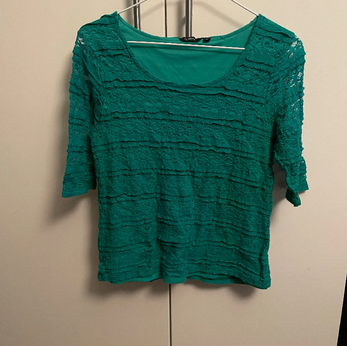 Blus med halvlånga ärmar