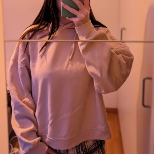 Beige hoodie  - Använd men i bra skick