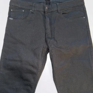 Svarta Matinique jeans  - Svarta jeans i nyskick