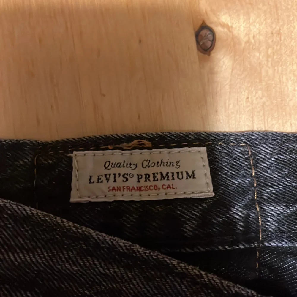 Riktigt sköna levis som inte använts på typ 1 år, tecken på tvätt men ändå skönt skick för priset. Jeans & Byxor.